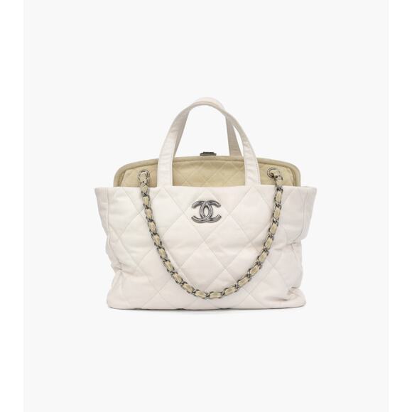 CHANEL White Portobello A-A3505 - Picture 1 of 12